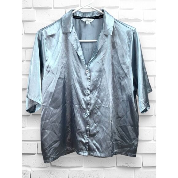 Nicole Miller New York Women’s Medium Soft Satin Notched Collar Boxy Pajama Top - Picture 2 of 12